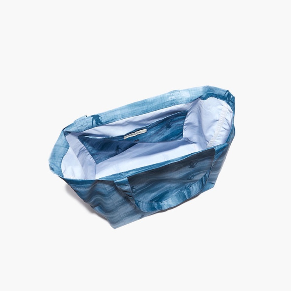 Madewell: The Recycled Reusable Tote in Wave Rider - Picture 2 of 3